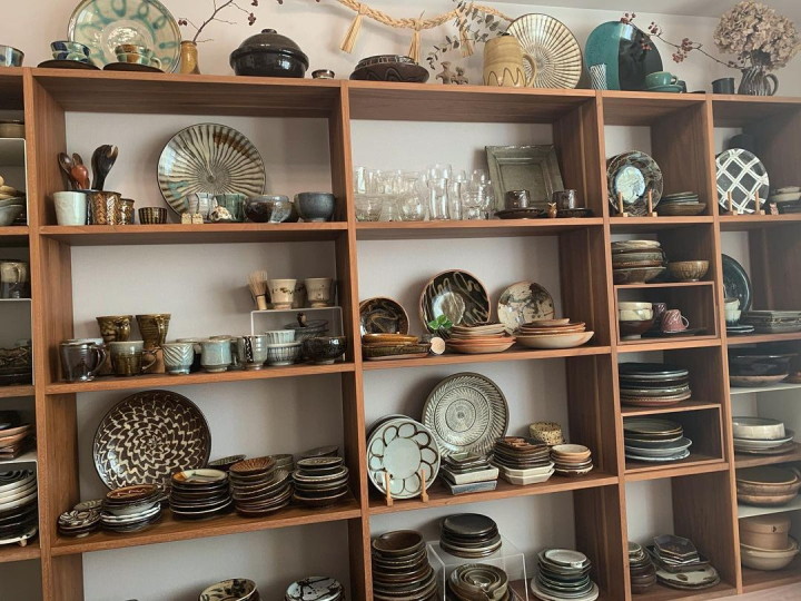 スチールラックの目隠しアイデア。ごちゃつかずオシャレに見せる方法