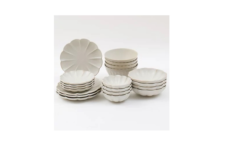 ニトリ「プレートスタンド」の収納実例をご紹介。大皿・小皿の立てる収納におすすめSPOON HOME