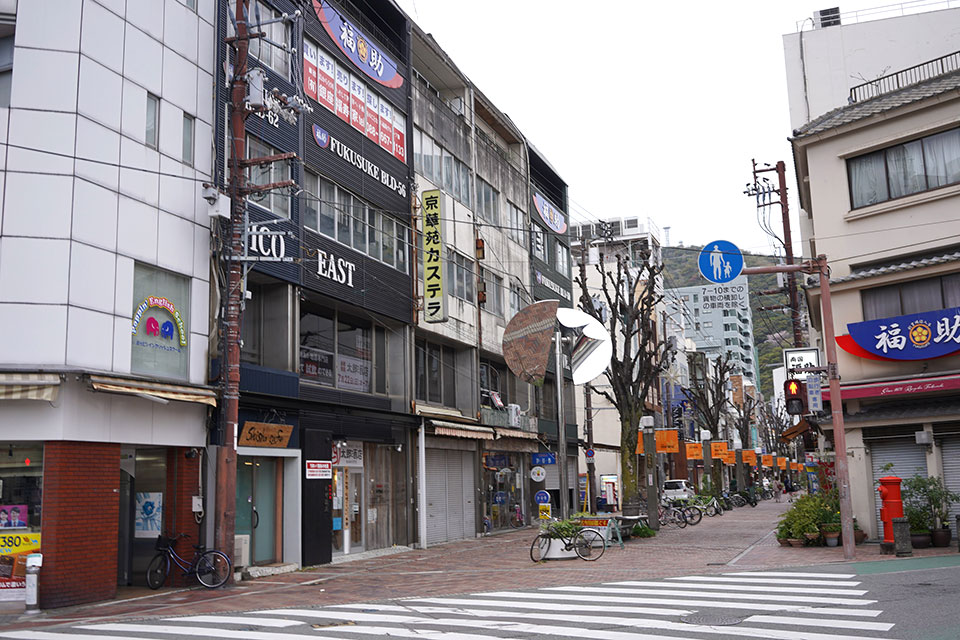 まるでタイムスリップしたかのような… 徳島のディープな裏路地と横丁を紹介！ 人情味溢れる店主と、昭和の風情漂う名店酒場。 | 特集