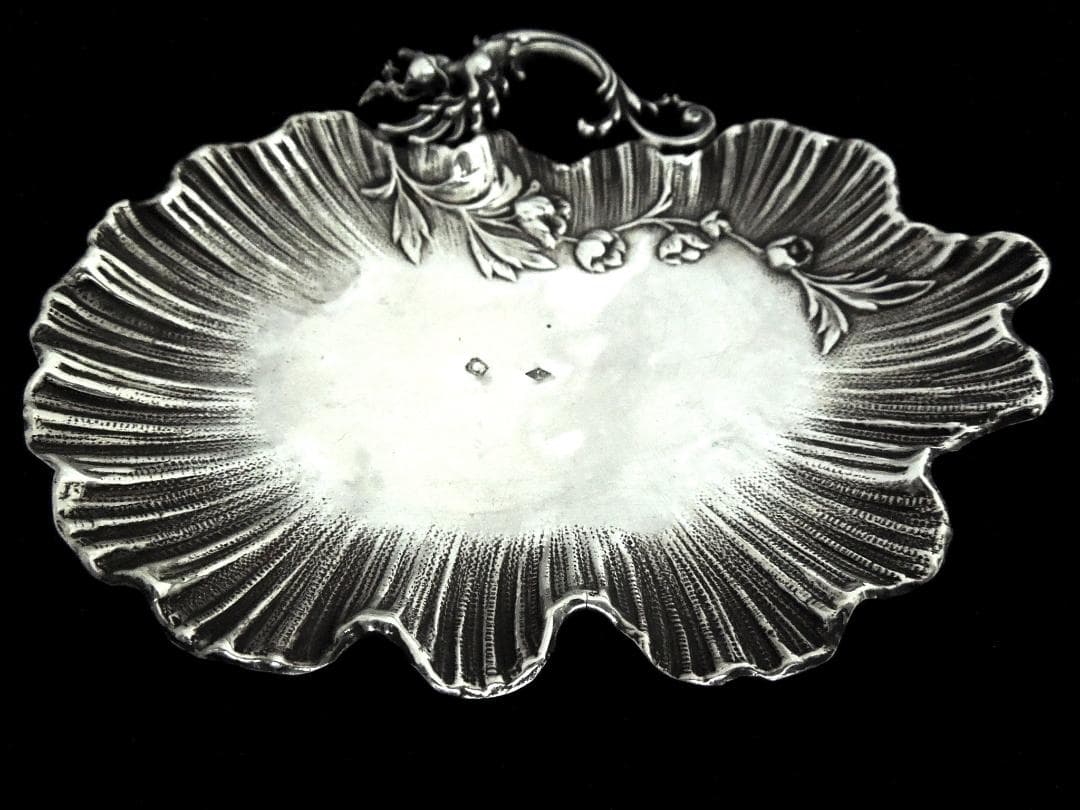 英国直輸入！アンティーク丸型 シルバートレイ - アンティーク家具の販売・通販「Windsor Lumos ウィンザールモス 」