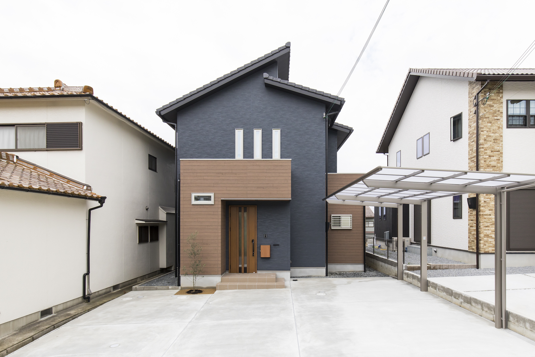 和モダン６創嘉瓦工業株式会社・創嘉興産株式会社