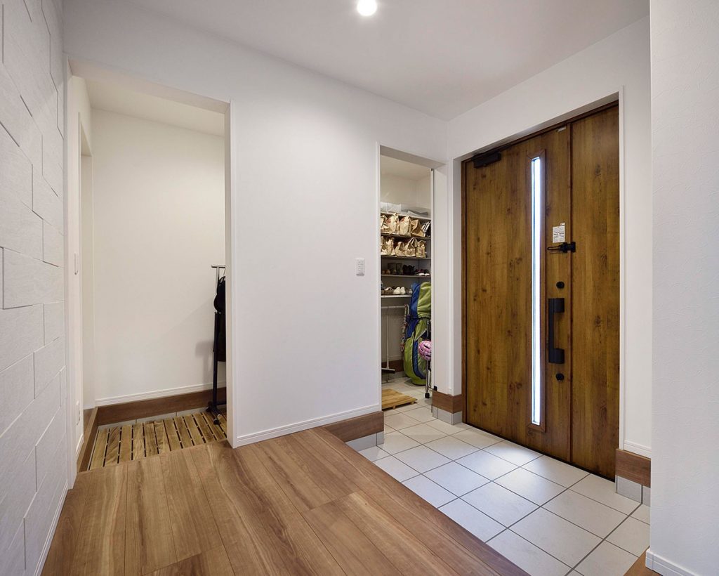 玄関土間収納のある間取りは快適。靴、園芸用品、作業着 マルチな物置きにESSEonline エッセ オンライン