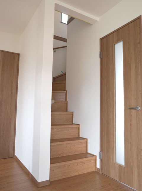 リビング階段のデメリット解消 ロールスクリーンをDIYで取り付けkikorist日誌