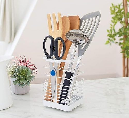 整理いらずのキッチンツール収納お玉・トングも立ててスッキリ。吊るして便利家がどんどん好きになる