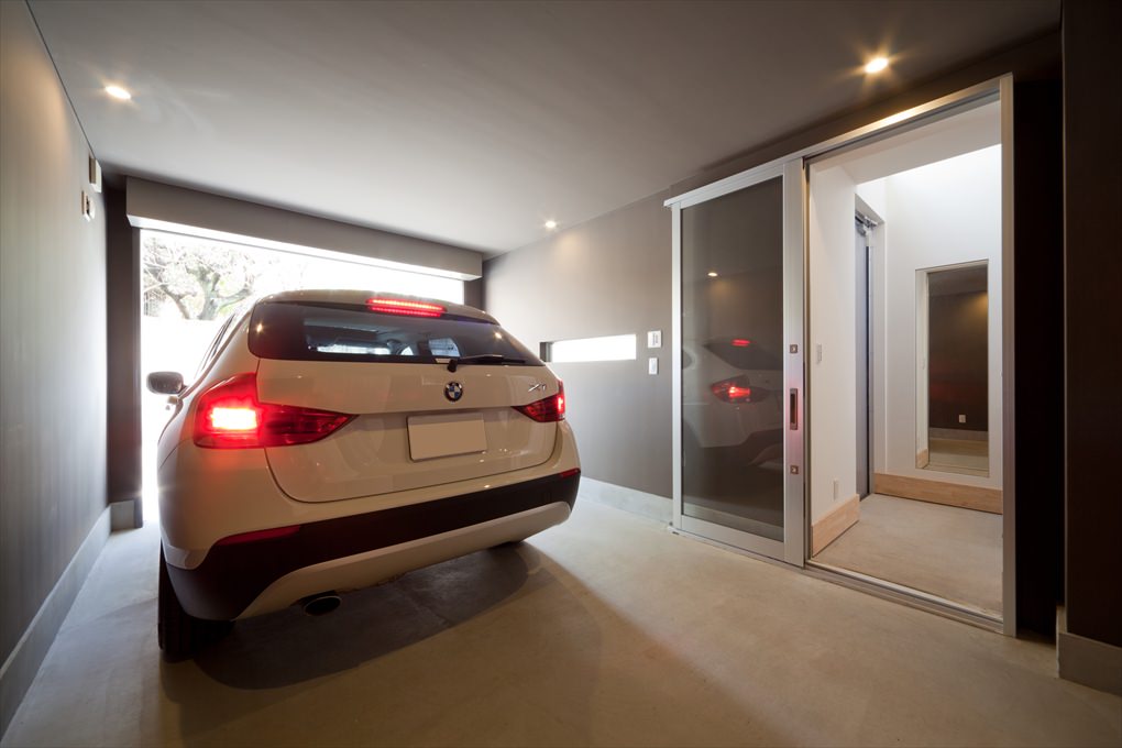 ガレージと玄関を一体化するメリットや実例をご紹介します！株式会社田村建設