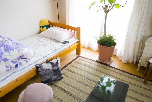 風水的に良いテレビの位置とは。方角や置き方のポイント、やってはいけないことも紹介「マイナビウーマン」