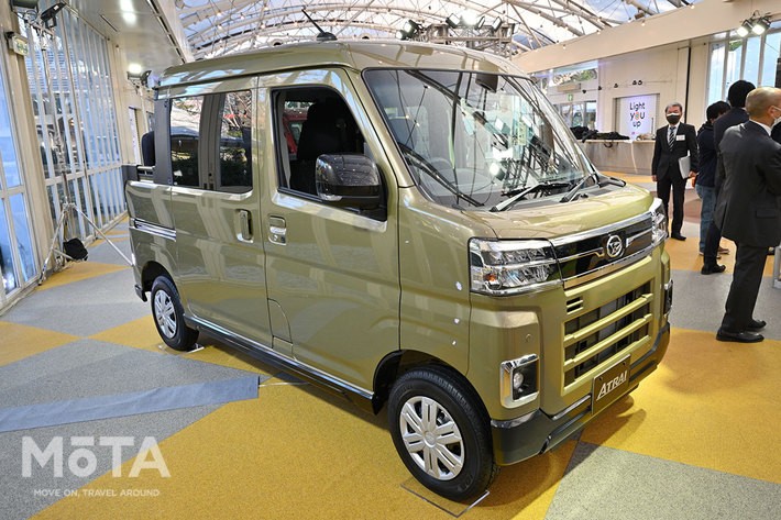 ダイハツ 新型 アトレー S700V S710V 2022年～ 専用設計パーツ アクセサリー ドレスアップ 外装 リアバンパーガーニカーパラダイス沼津ついに誕生 ダイハツアトレーリアバンパー 丸目テールランプが個性を引き立てますs700vアトレーバンパーアトレーカスタム