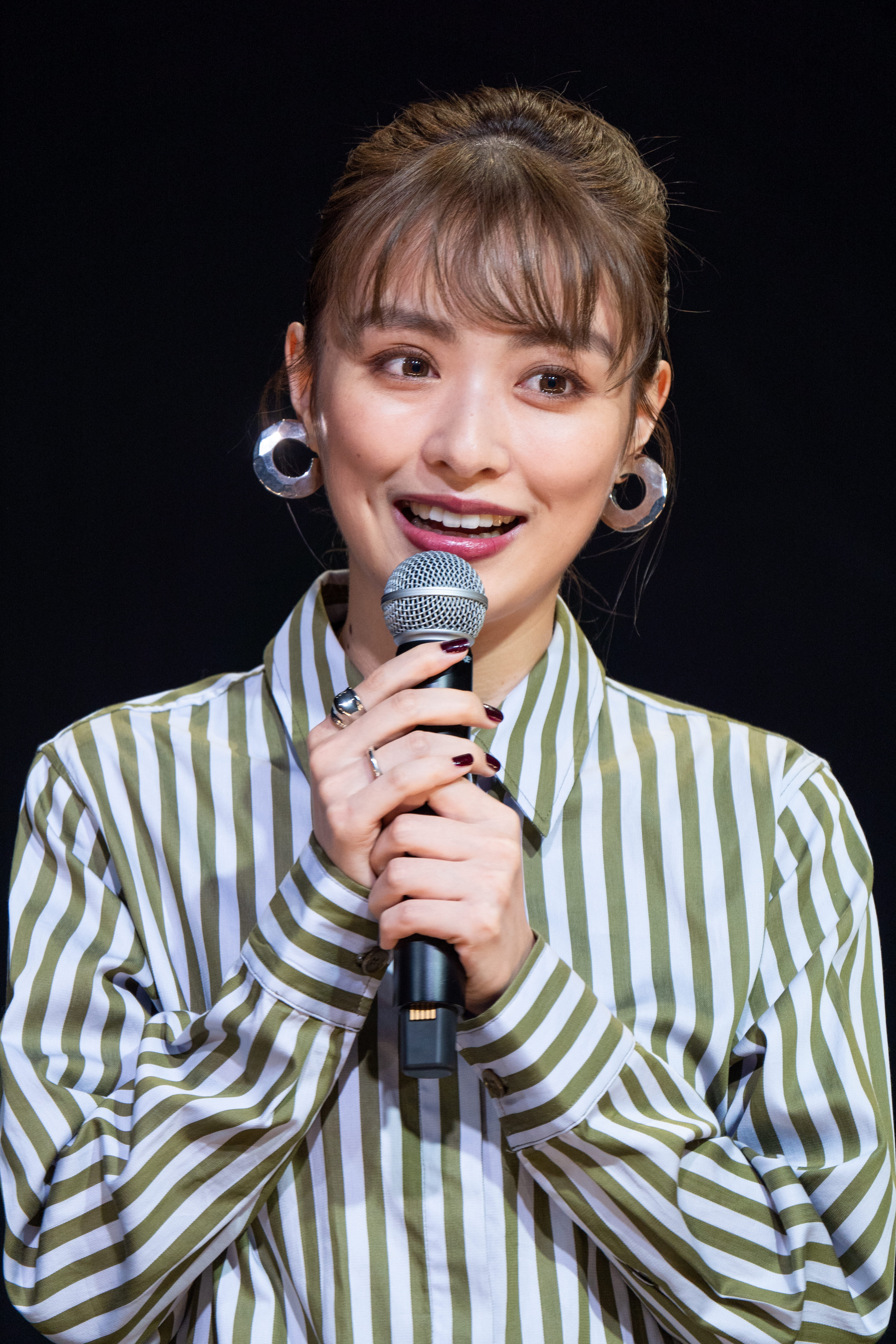 生田絵梨花 - Wikipedia