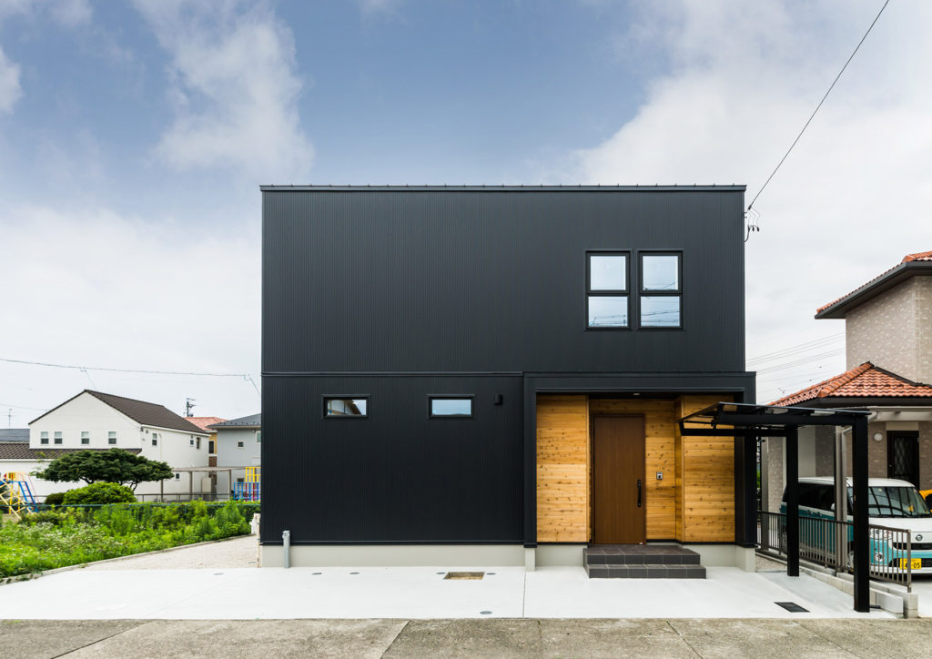 圧倒的な存在感 ブラックモダンな外観外観施工例ギャラリーケイアイプレストは新築一戸建・土地販売の不動産会社。ケイアイスター不動産グループ