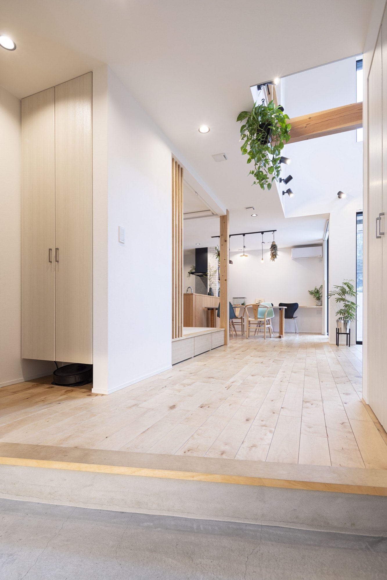 湿気の気になる玄関にもエコカラットを♪住まいる高知