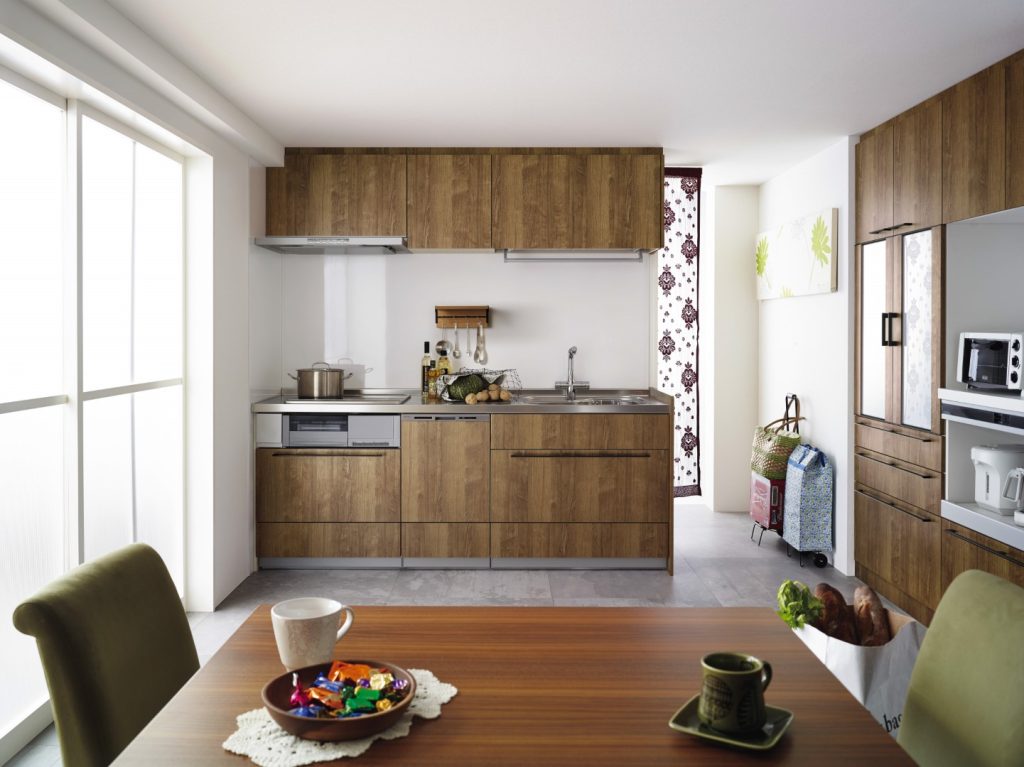 キッチンの吊戸棚は必要？事例で分かるカップボードと合わせた選び方いつかキッチンを選ぶ日に。クリナップ