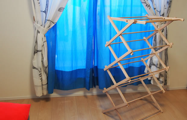 室内物干し』おすすめ24選。使いやすくておしゃれな洗濯物干しはこれ！キナリノ