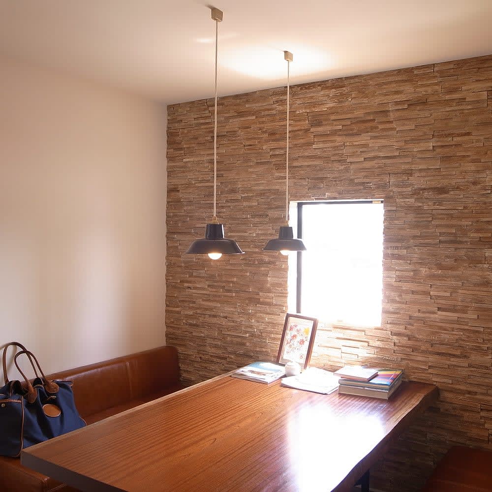 タイル壁でリビングをリッチ&おしゃれに!メリット・デメリットと色別実例インテリアFORCE