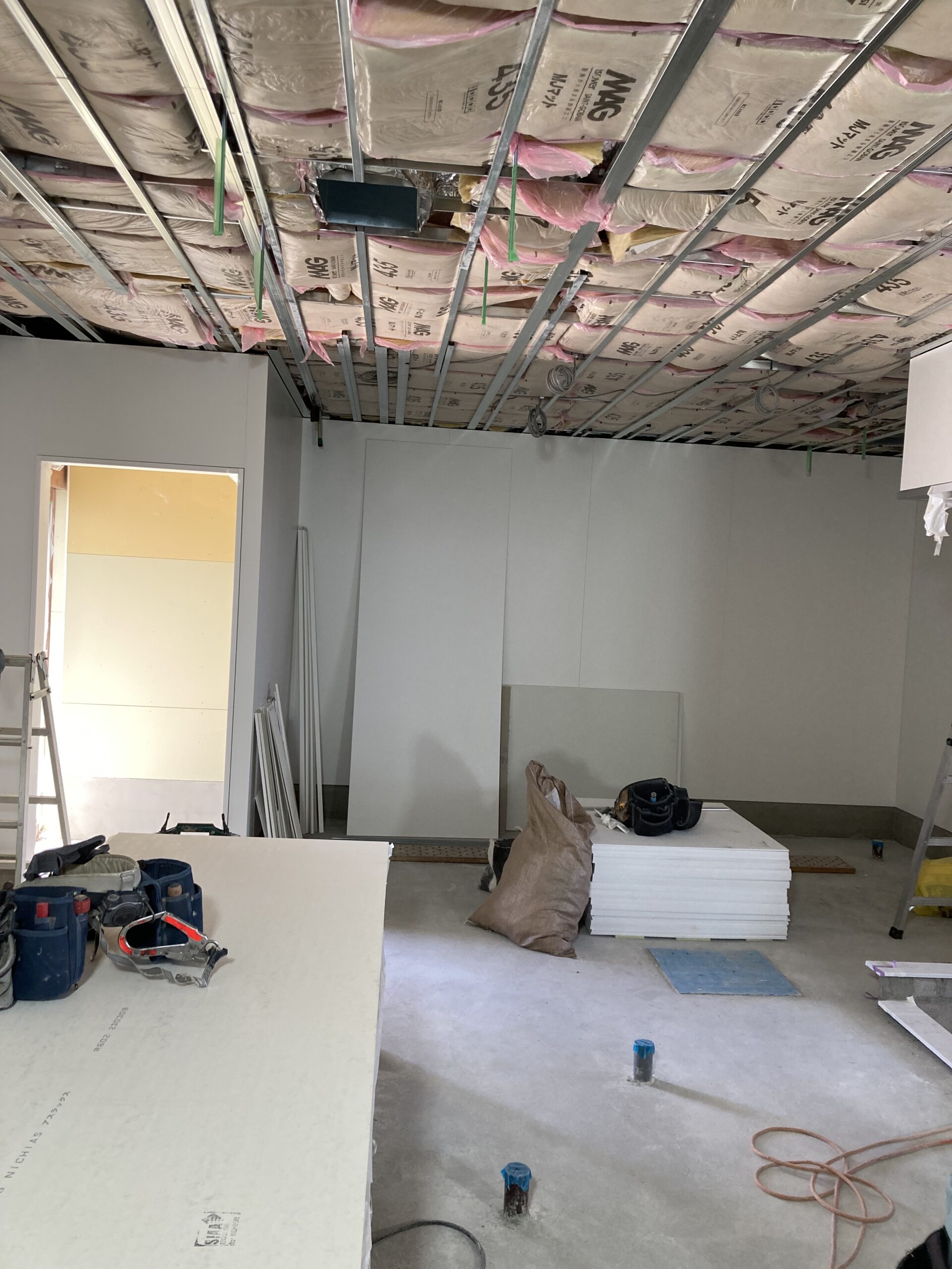 熊本市東区で在来工法の浴室天井にカビが生えた！バスリブで補修工事熊本県で屋根工事・メンテナンスなら街の屋根やさん熊本店