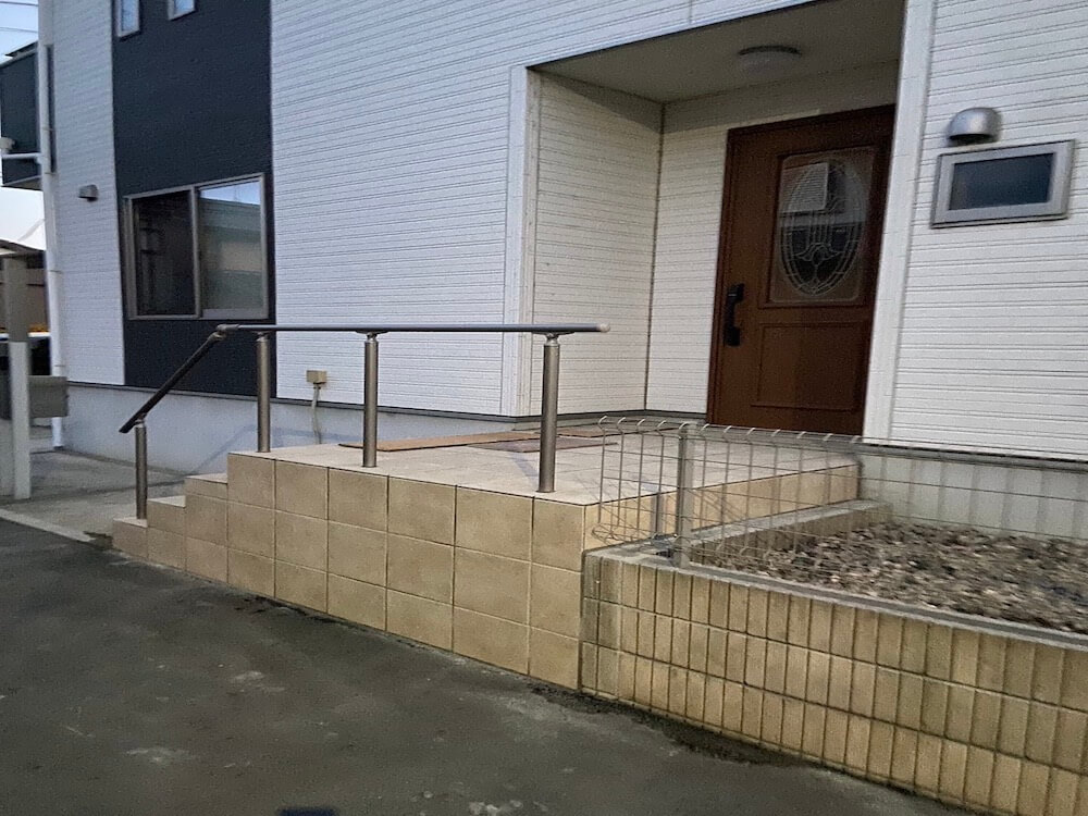 玄関まわり 屋外 の住宅改修住宅改修のなかよし佐野 足利 栃木 小山 の福祉住宅改修 -足利 佐野 栃木 小山 太田福祉 住宅改修は住宅改修のなかよし