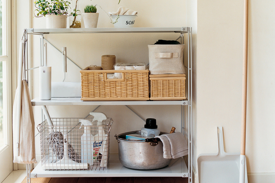 賃貸DIY 食器棚の転倒防止で地震対策！無印良品のユニットシェルフに転倒防止金物を取り付けました - ガジュマル編集室