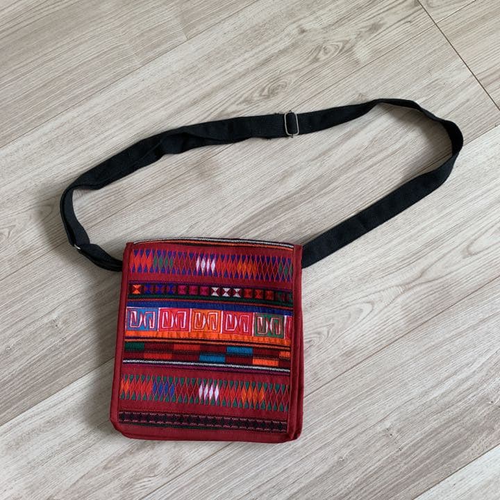 タイ アカ族 刺繍布 アカ族刺繍の大判トートバッグ Type.1旅