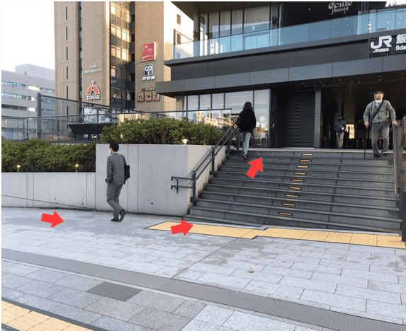 途中に水平部があるエスカレーター 東京メトロ飯田橋駅 - 初心者鉄日記