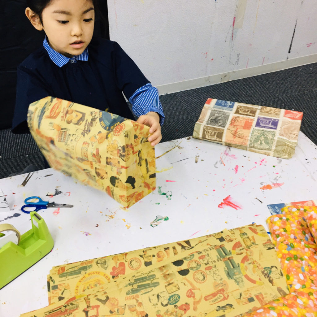 手作りペーパーバッグ！ 子供でも簡単な紙袋の作り方 ラッピングに！大阪の絵画教室・お絵描き教室モネスク