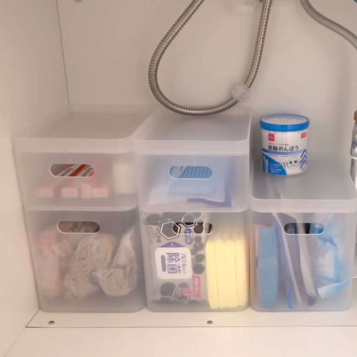 積み重ね収納ボックス 小・取手付DAISOの口コミ - 超優秀！100均で買えるおすすめコスメ！収納を紹介します🌠 DAISO bykoko 混合肌LIPS