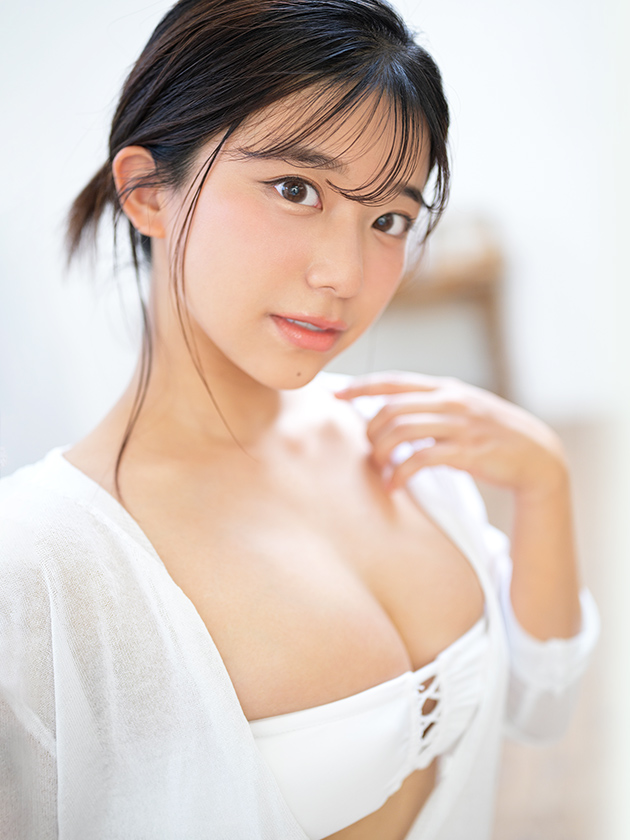 19歳でデビューした超新星、正統派美少女セクシー女優・渚あいり「かわいい人が多い業界なので100%興味しかなかったです」 - エンタメ -