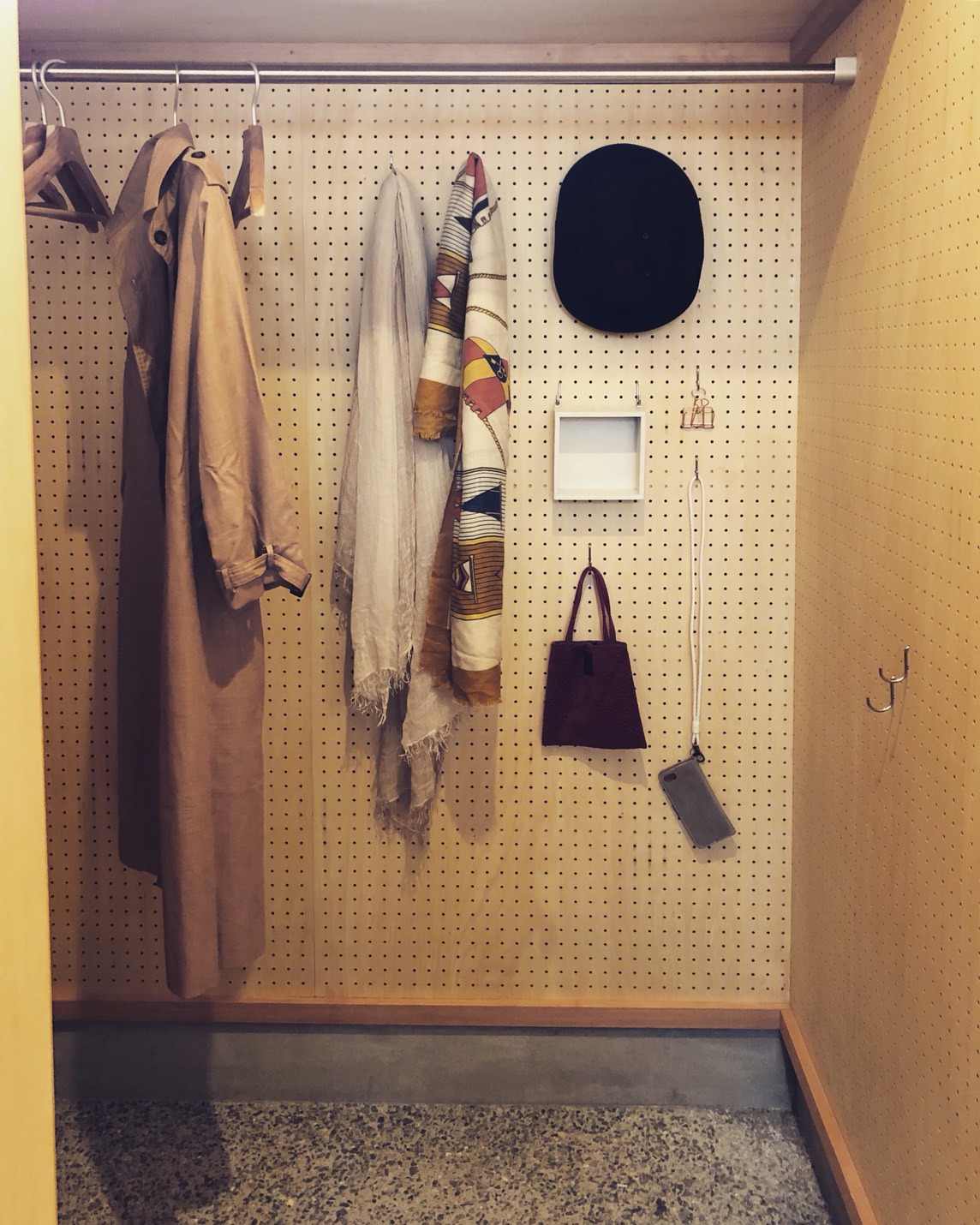 有孔ボード壁掛け用に！穴開けないで固定できる人気のおすすめランキングわたしと、暮らし