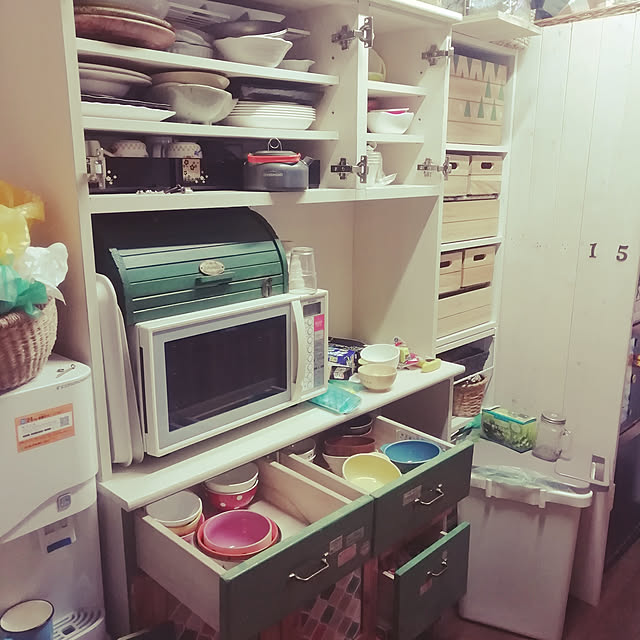 劇的Before→After 片づけられない女の「汚キッチン」をスッキリ収納！ - LOCARI ロカリ