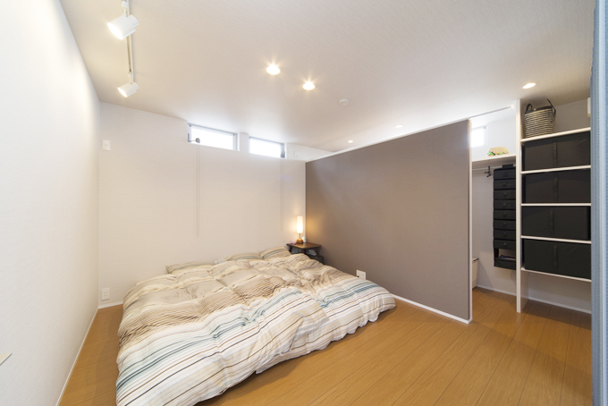 ショック！暖気の半分が「窓」から逃げているだと ？今すぐお金をかけずに「窓」を制して寒さを制す！！ - レタスクラブ