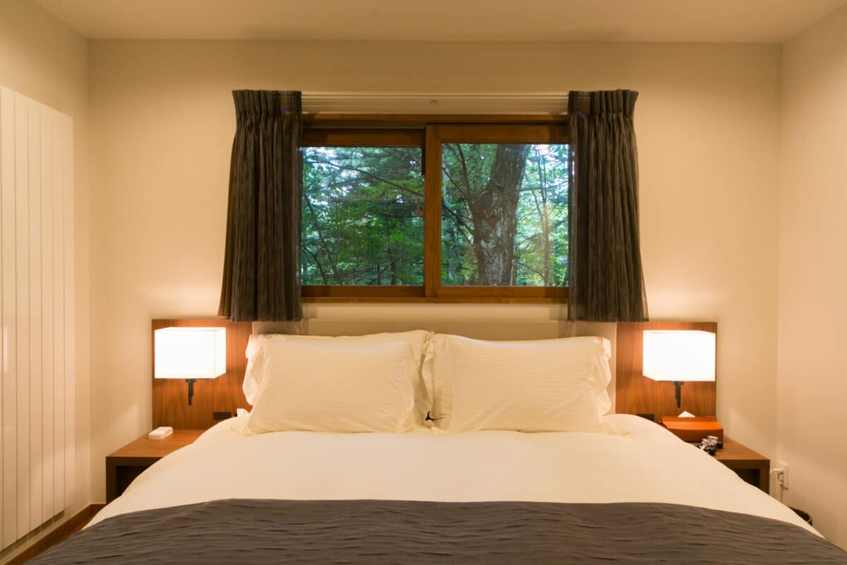 横すべり出し窓 カムラッチ 036033 サーモスL W405×H405mm 一般複層ガラス LIXIL リクシル 樹脂アルミサッシ 断熱樹脂アルミ複合窓 装飾窓 リフォーム