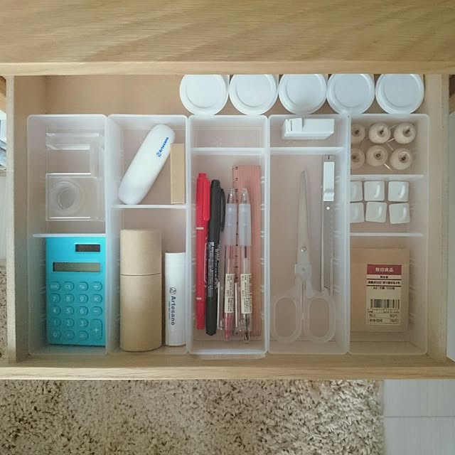 机の引き出し文房具収納 ダイソーと無印良品でバリエーション＆ 収納のコツ☆暮らしハズム お片づけ