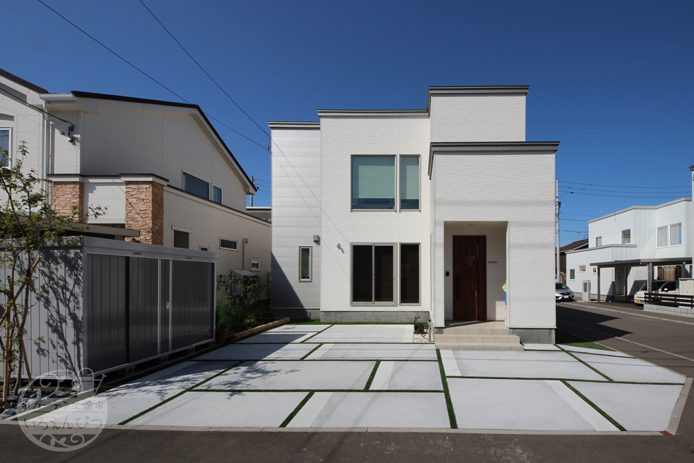 東大阪市：ガレージ土間をくりぬく床タイルや門柱デザインのリフォーム外構