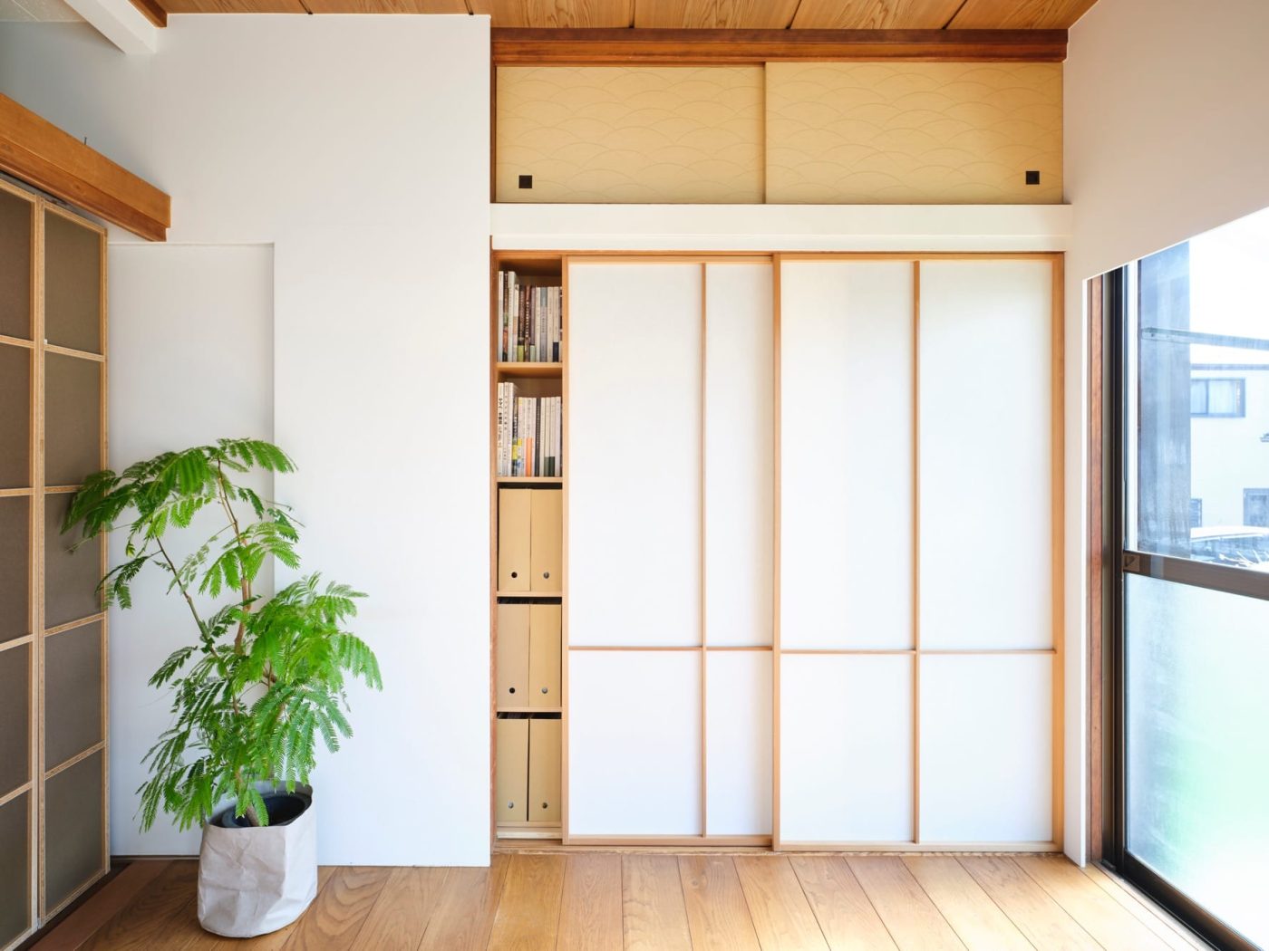 障子、1級技能士。お手頃価格で張替え。経師屋内田