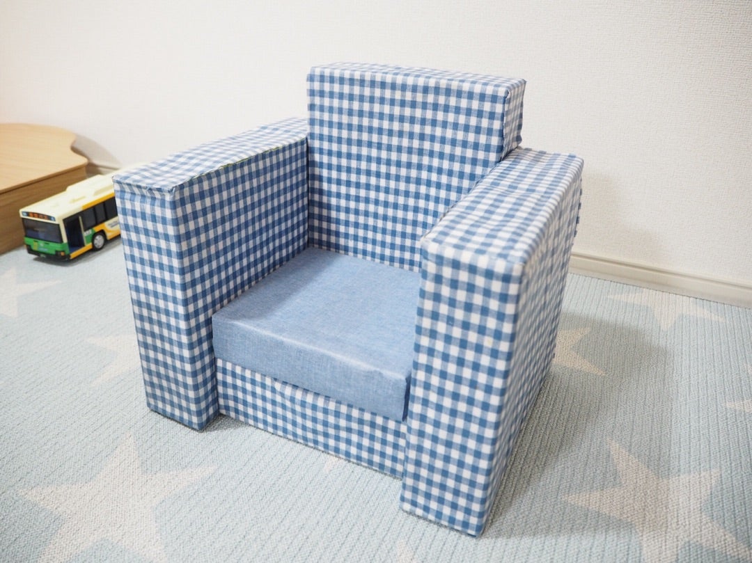 手作りで愛情たっぷり♡「牛乳パック」で子供の机をDIYしよう！4yuuu