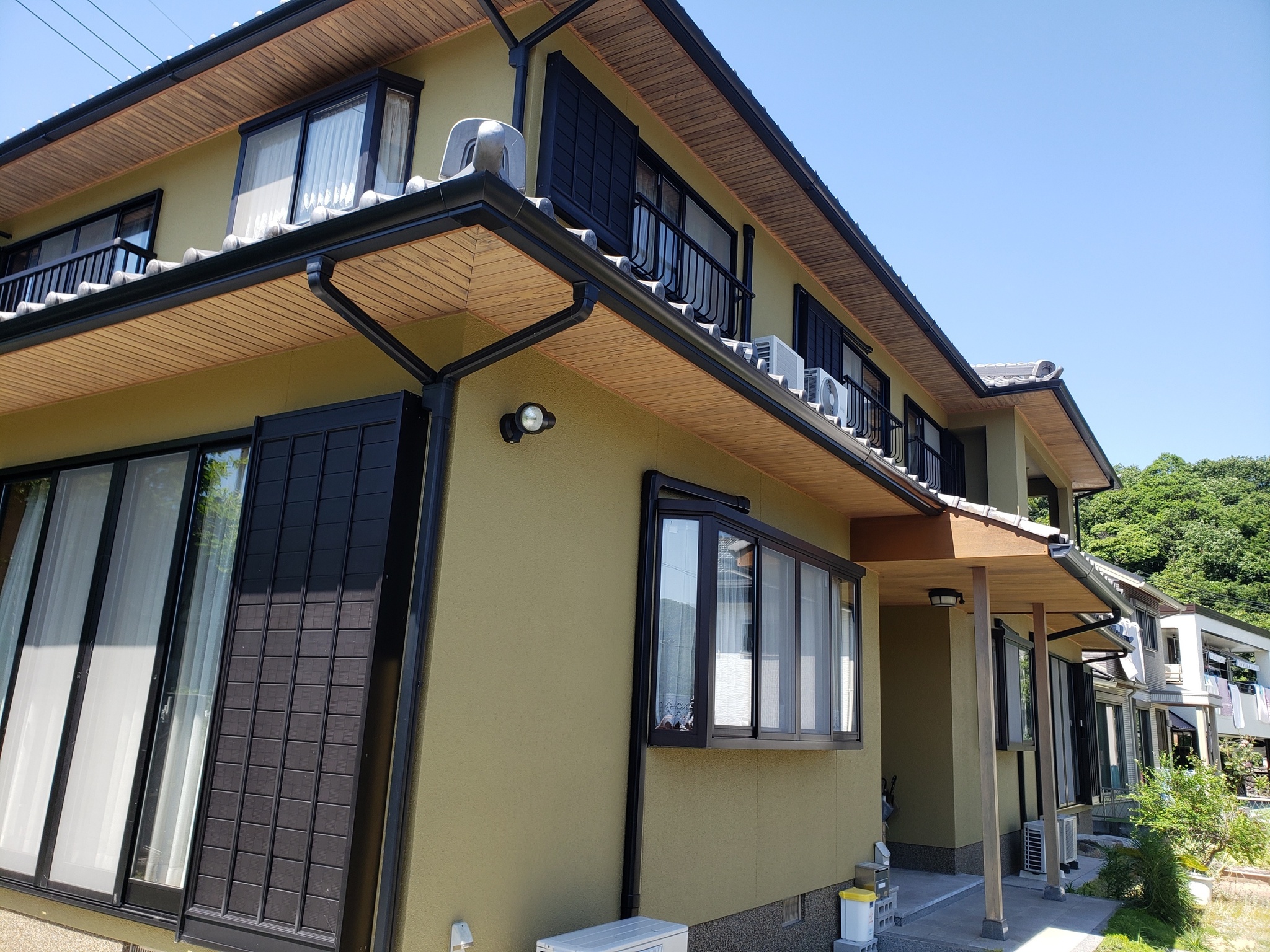 外壁塗装の色の選び方４ ツートンに塗り替えるなら知っておきたい！お洒落な塗装のコツ山梨・甲府市の外壁リフォーム・塗り替えなら街の外壁塗装 やさん山梨店