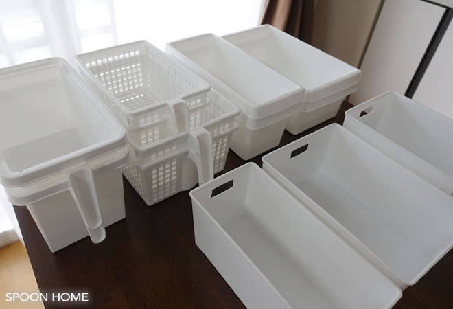 買ってよかったパントリー収納7選, ⁡, ①ハッピー角 SS3型 セリア , JANコード：4977425150688, ⁡, ②くすり収納,●カトレケース スリムL型 セリア , JANコード：4977425201175, ⁡, ●ステーショナリーマルチスタンド セリア ,JANコード：4954939025336, ⁡, ●ステーショナリースタンド セリア ,