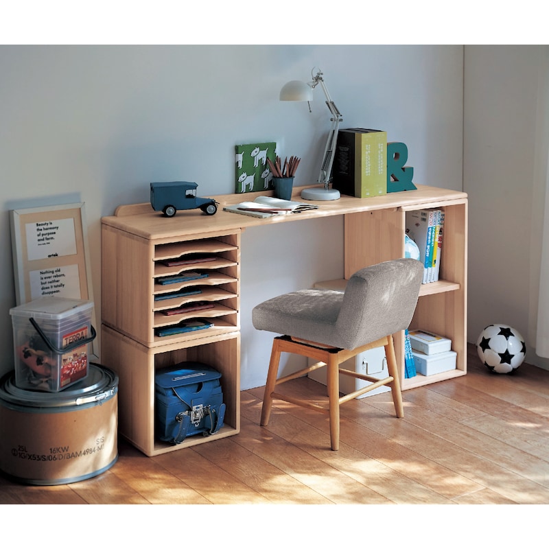 カラーボックスに天板乗せるだけ！超簡単にPCデスクをDIY！│ブリコジ