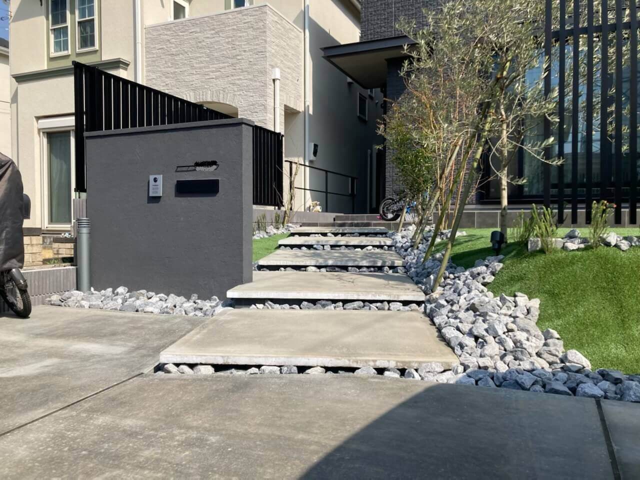 玄関まわりのおしゃれなデザインの施工例をセレクト！新築やリフォームの参考にしたい事例集ウチソトスタイル