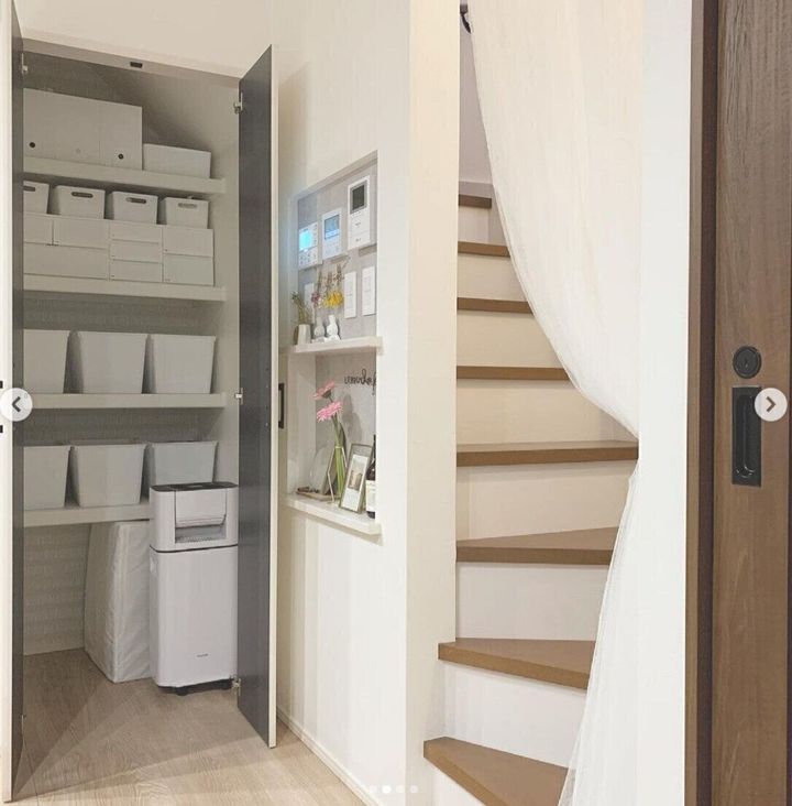 低い・斜めでも大丈夫！階段下収納のフル活用術にんまりライフ大阪整理Le.lien リアン 効率化のプロ