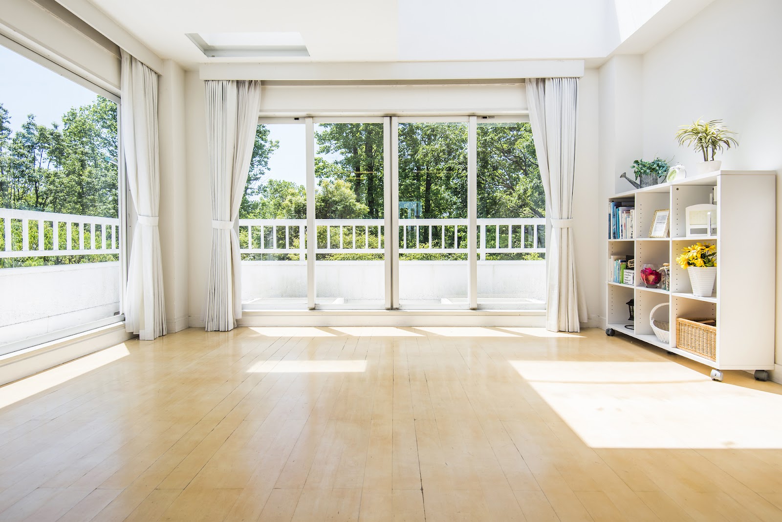 テーブルなしのリビングで生まれる解放感のある自由な空間 - オーダー家具、インテリア通販のアーネインテリア 公式