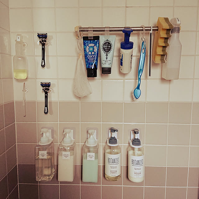 お悩み別にスッキリ解決♪シャンプーの収納アイデアと置き方の工夫RoomClip mag暮らしとインテリアのwebマガジン