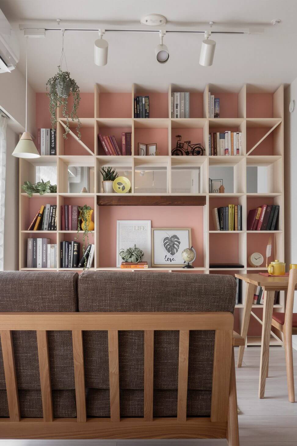 壁面収納でおしゃれにディスプレイ！マネしたくなる事例8選ご紹介 壁面収納の通販ならマルゲリータ