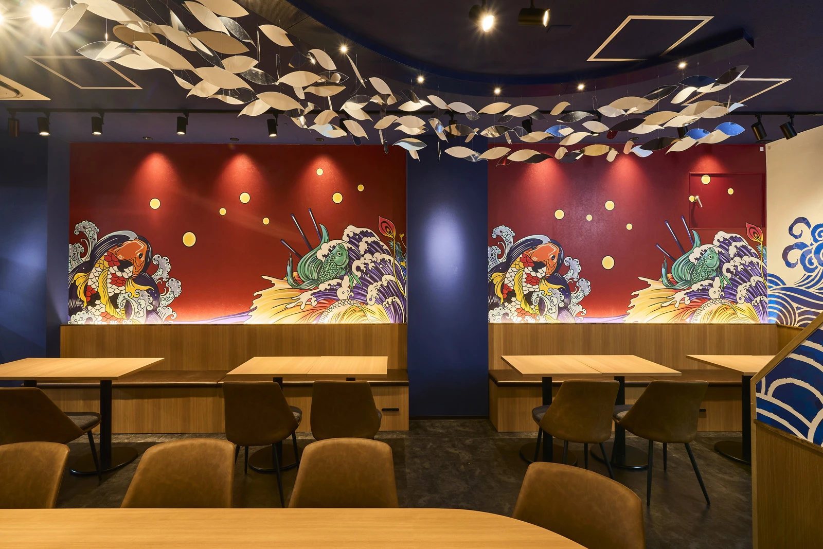 和カフェをイメージした内装に合わせて家具も和カフェ風にウッディなタイプをチョイス！家具なび～家具の使い方を提案するブログ～名古屋・インテリアショップBIGJOYが独自のアイデアで家具の配置術などを提案