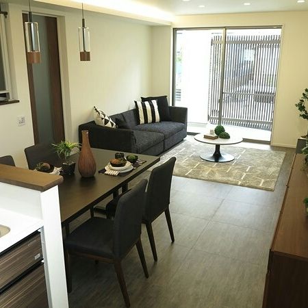 プロが解説 縦長リビングのレイアウト全12パターン！ゾーニングを意識してメリハリのある空間にHello Interior NOTEノート