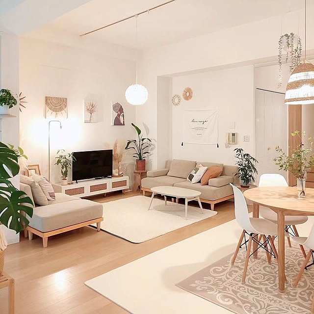 白い部屋を一層引き立てるインテリア。洗練されたおしゃれな部屋にするには？ – Onnela オンネラ 暮らしに『楽』を、家族にワクワクを