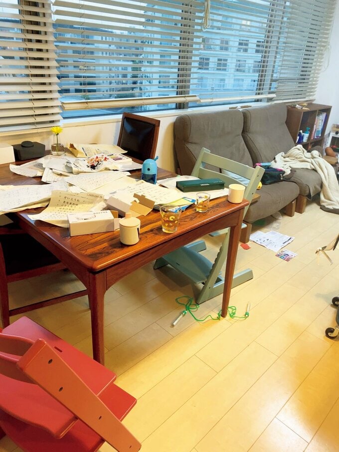 汚いリビングだな〜 の巻アレクサンダー オフィシャルブログ「ねこのしっぽ欲しいな」Powered by Ameba