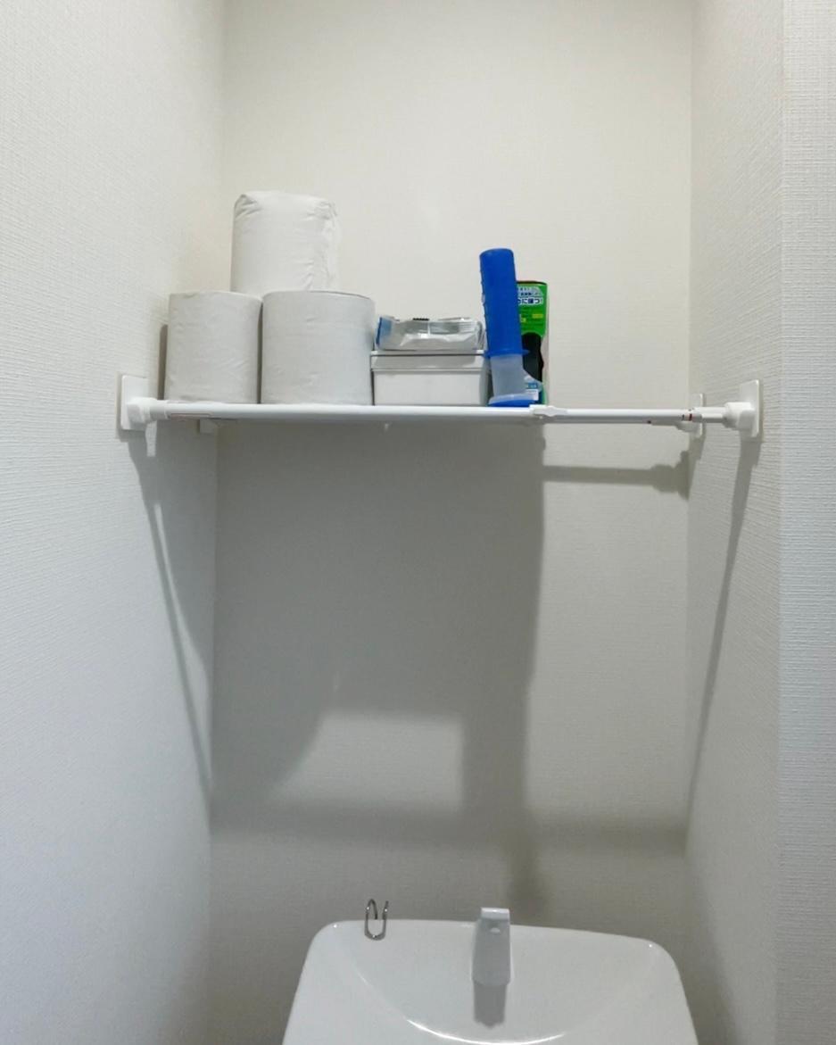 賃貸でも安心！トイレに後付けできる便利な棚おすすめ10選 - トイレ収納専門通販 Tidyspot