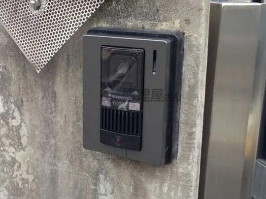 インターホンが鳴らない、映らない 自分でできることと適切な修理のための選択肢インターホン110番