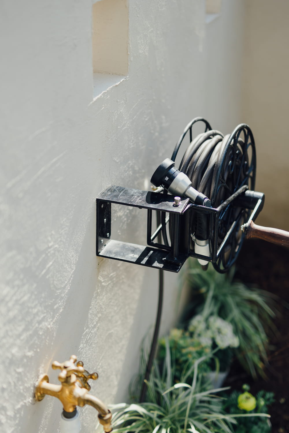 ホーススタンド ホースハンガー ホースリール ホース収納 ホース 収納 20m 内径 15m おしゃれ 散水 ブラック ホース掛け 散水ホース 壁掛け壁 ガーデニング : S.K.YSHOP - 通販 - Yahoo!ショッピング