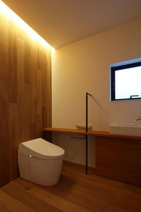 トイレ照明 トイレの照明にはトイレ空間に合った小型のシーリングライトやダウンライトなどを使用します。お洒落なトイレ空間にしたい場合はペンダントライト やブラケット照明、間接照明などもおすすめです。マイルーム山口照明デザイン照明器具照明計画トイレ照明