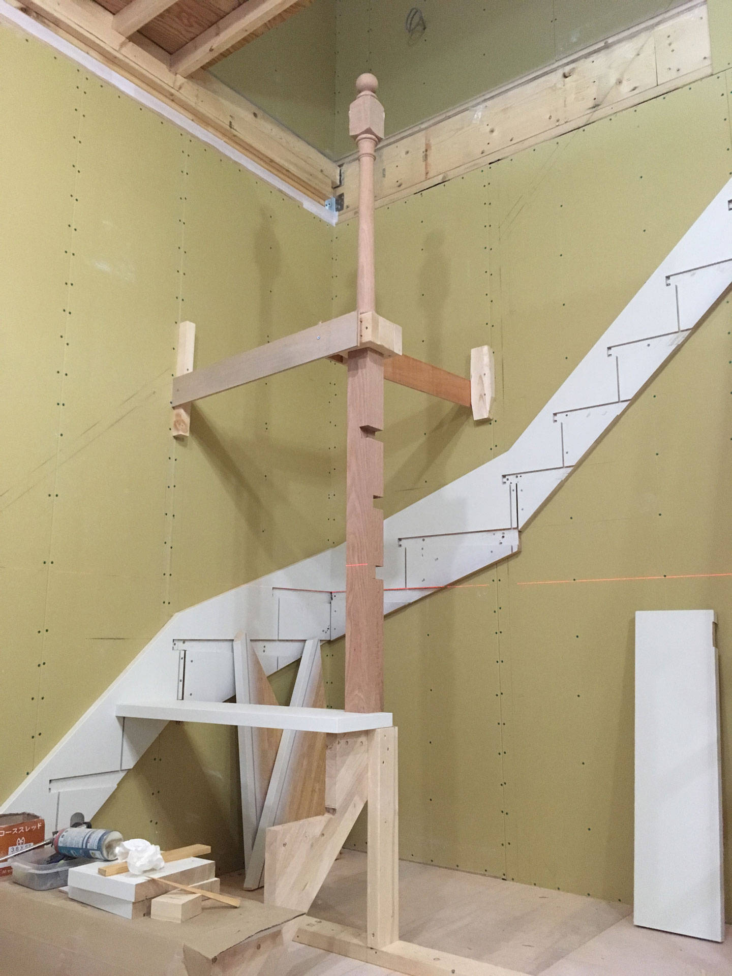 佐野市リノベ現場 ビフォーから 新しい階段へリノベリノベーション階段ひな壇階段栃木県佐野市栃木県リノベーション群馬県リノベーション